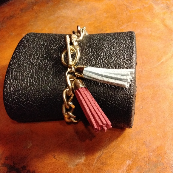 unbranded Jewelry - Women's VINTAGE 8"  Gold Tone 1/4" wide Bracelet with Red & Blue Leather Twirls